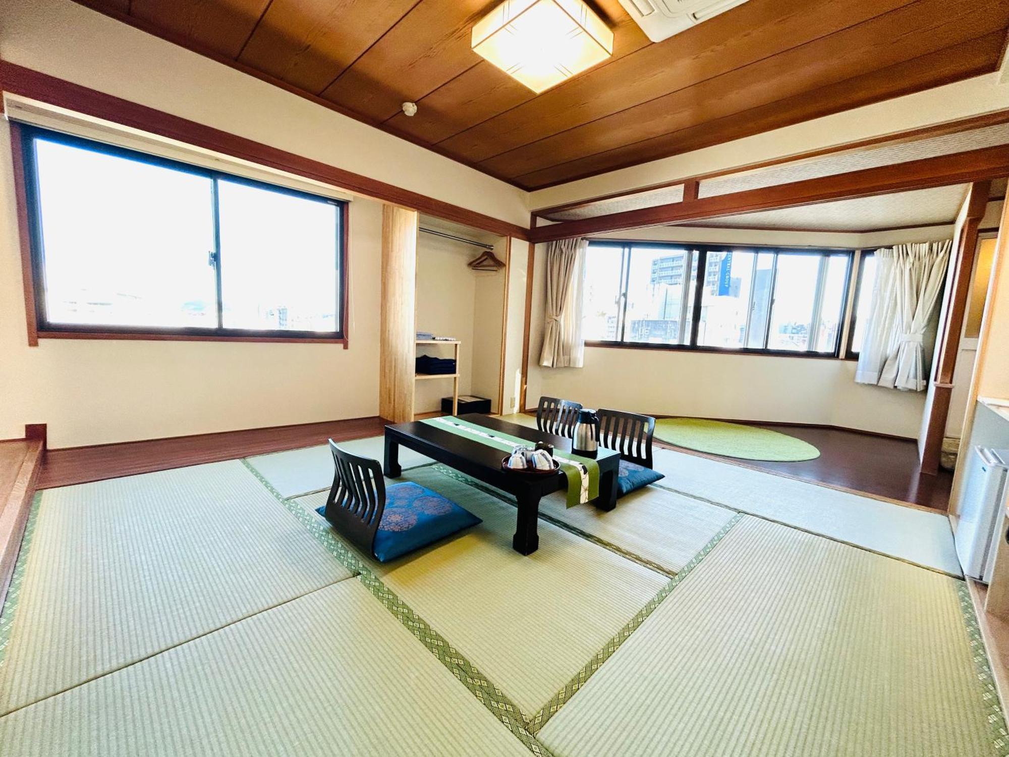 Hotel Takasago Коти Номер фото